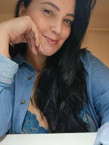 Veroniicabbw_ Public  6টি ছবি