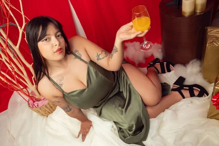 lizzietracy Christmas Cheer🎄💖🎁 Pic 4