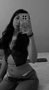 isabela_croftt Public Pic
