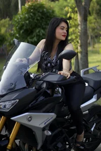 JuliaDawson_ I love motorbikes Pic 3