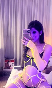 julietta_pink Sensual yellow ! 🔥🥵🍑 Pic 2