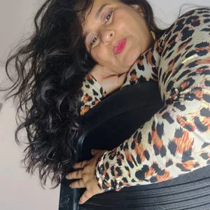 Sharlot_curvy Public Pic 2