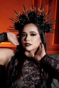 Lorena_Foster Queen of the night Pic 8
