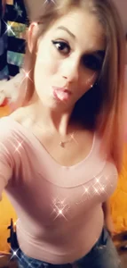 BrokenPrincess420 Public Pic 5