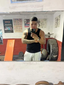 Latinboyco77Public图片