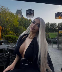 ChrystalCade 😇 or 😈 ? Pic