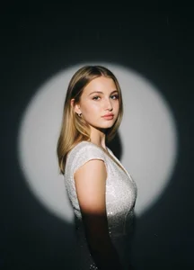 TawnyaVanschaick Public Pic 3