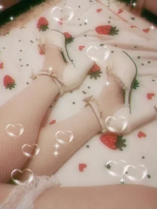 lovely_nekochan ♡ Princess legs and shoes ♡ Pic