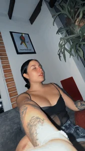 SARAH 🍒✨ de sarah_and_taylor  2 photos