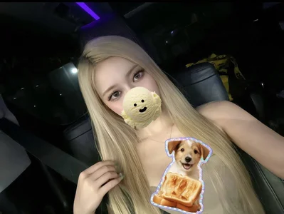 LiLi_20_luv Public Pic 3