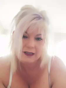 Miahotmilf Public Pic 3