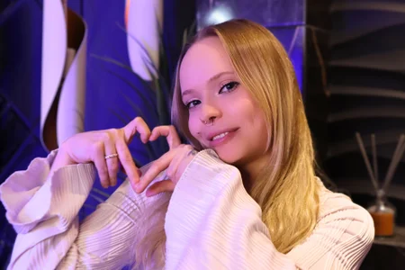 lucy_loy Strawberry Kiss Foto 2