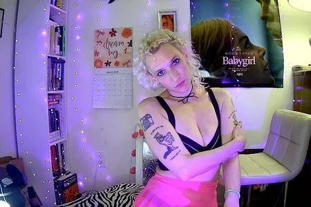 Cute_femme Heyyy Pic 2