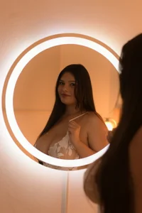 Mirror mirror od lissa_martinez_  2 snímek