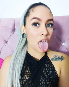 TT de model_sweet_girl_369 Foto 3
