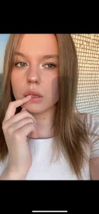 Agatha_Gris Public Foto 2