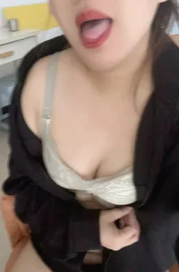 yiyi0316 Public Pic 4