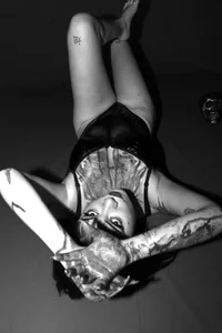 SaharaKramer Sexy on red зображення 3