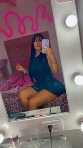 pamelaholker ♥️ Pic 3