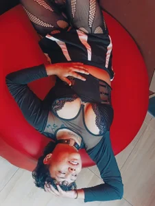 NikiEvanz Public Pic 4