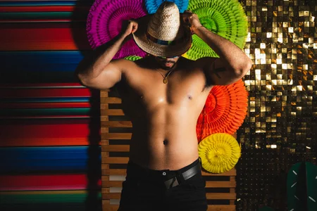 noah_crux Fiesta de Mayo টি ছবি