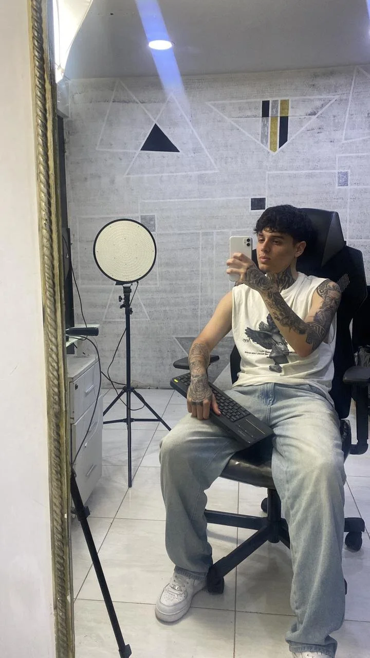 Declan-Foxx Gambar Trending 2002