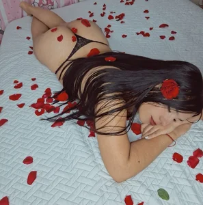 atziryy_diamond between petals and desire Poză 3