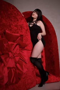 SophiBrown: dark beauty ( 5 фото)