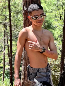 Romancartier_1の• Outdoors 🌳💚•の 3枚の写真