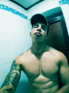 Zdjęcia Adam_Hudsond Public:  4