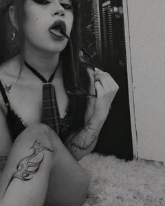 coraline_v Happy Saturday Guys 圖片