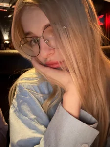 AnikaSparks Public Foto 4