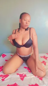 Britta_ Public  5 снимка