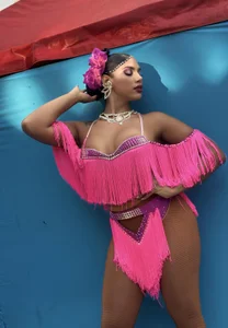 bunny_nicolle Dancer Artist - {count, plural, one {תמונה אחת} two {שתי תמונות} many {# תמונות} other {# תמונות}}