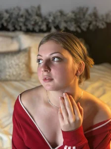 VerllineUrquidez Home photo shoot Pic