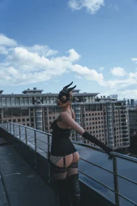 LinaKinky Sometimes a lot of interesting things happen on the roof Pic 6