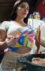ChicavixyDespidiendo el año con una rica cena 😸图片 2