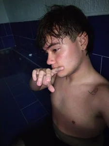 VeluniLiorePublic图片