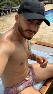 thomas_gun: me ( 2 фото)