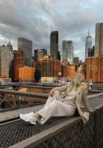 KylieeV NYC Diaries🗽 Pic 4