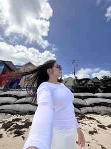 miakhalaf_ 🩵🏖️🌊 Foto 4