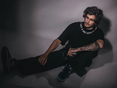 Loggan_donnellyのstreet boyの 4枚の写真