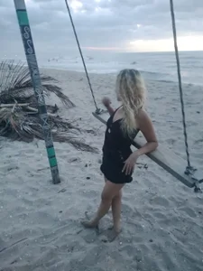 Charlotte-Sweet- Public Pic 3