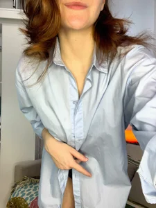 Ruby_04 in a shirt ❤️‍🔥 Foto