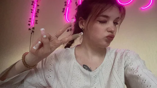 _Lily_Moon_ >>> >.< <<< Pic 3