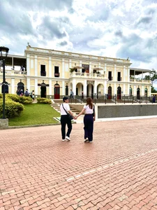 DaisyEmily Public Foto 6