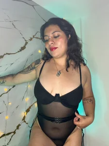 Iam_Issaa_ Je suis une femme obéissante et soumise Foto 5