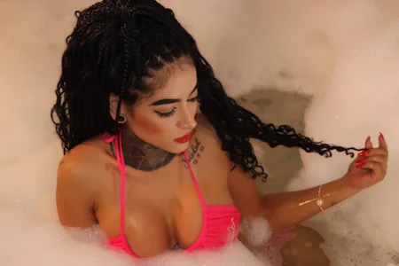 danna_berlin_ Fire in water 🔥💦💋 Pic