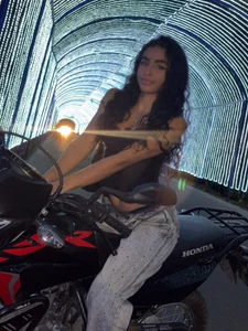 honey_sofii_ kullanıcısının Christmas has arrived, beautiful loves, and what more do you want than this Christmas gift?🎅🏻 albümü -  3 fotoğraf