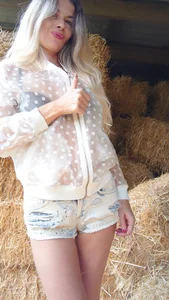 Eva_Melow Being unavailable means consciously avoiding exhaustion, taking care of yourself and others Pic 9